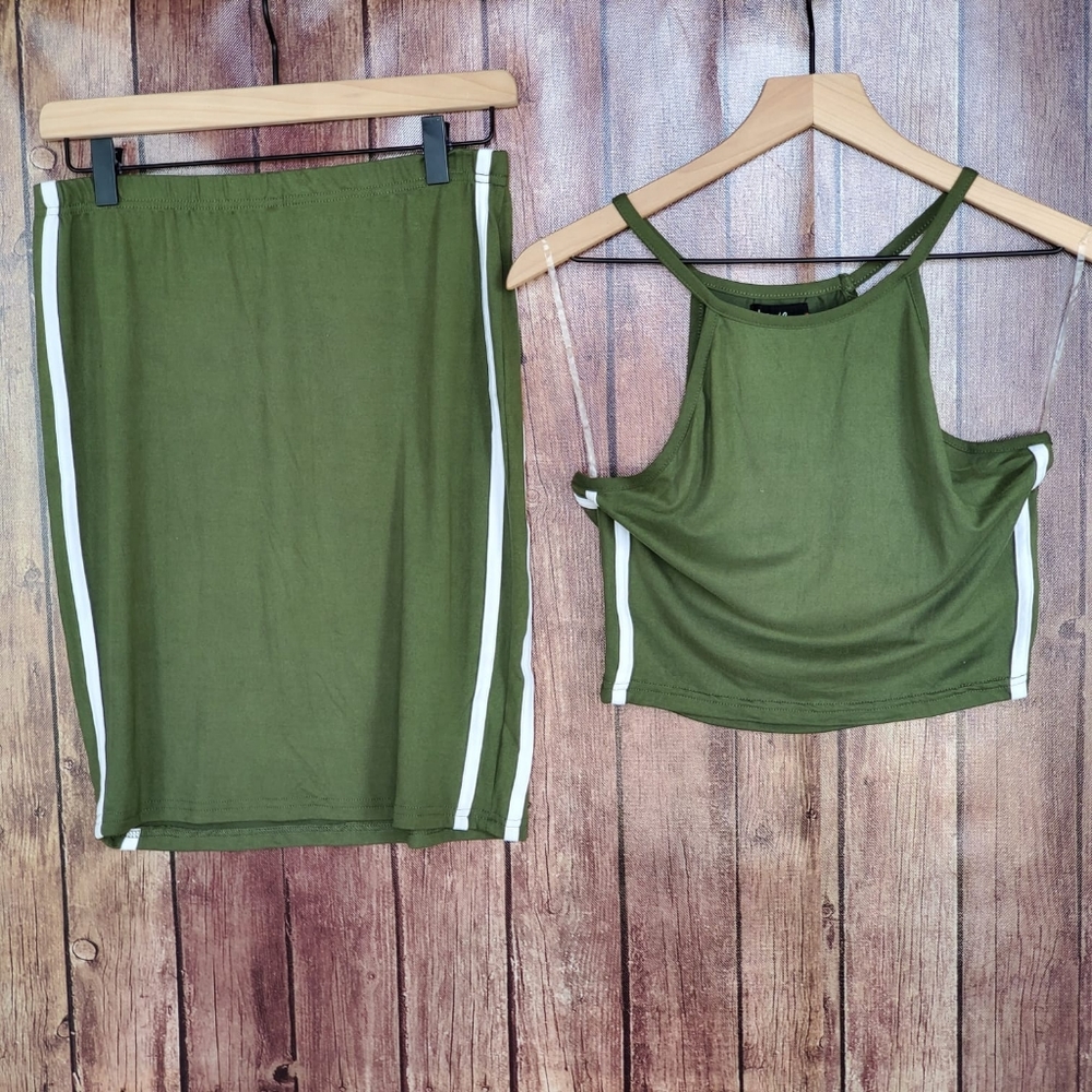 NWOT 2 piece Halter Top with Skirt